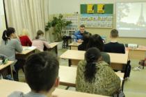 Сотрудники Госавтоинспекции акцентировали внимание на причинах  ДТП, где виновными явились водители транспортных средств, затронули тему о недопустимости управления транспортным средством в нетрезвом виде и других грубых нарушениях ПДД, которые могут привести к ДТП с весьма печальными последствиями.